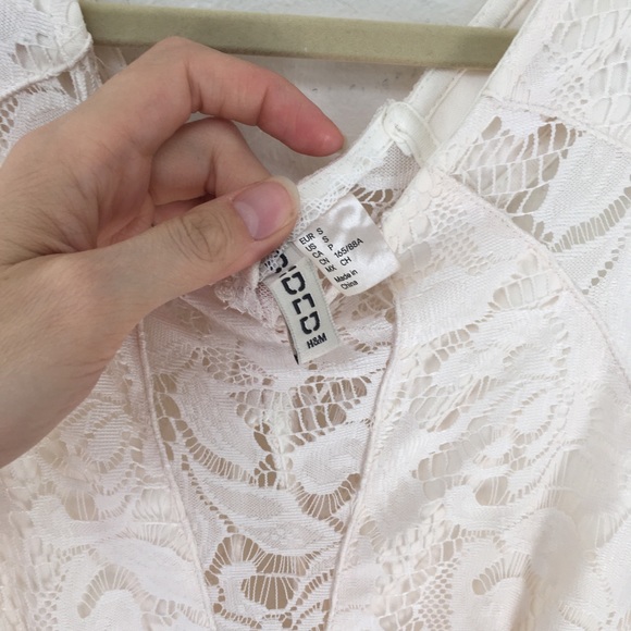 Cream lace dress - Picture 10 of 14